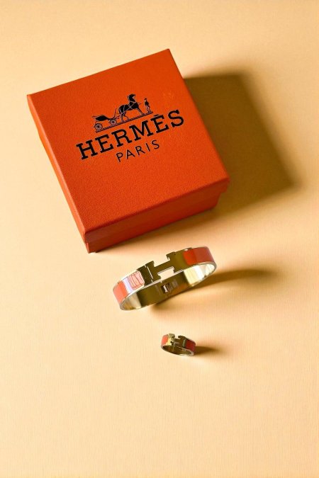 ذهبي برتقالي